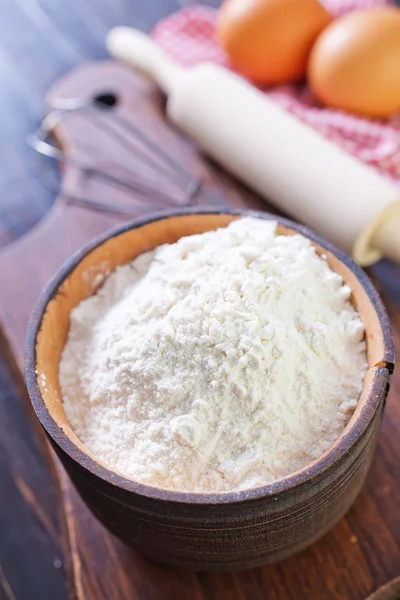 Flour and eggs — Stock Photo, Image