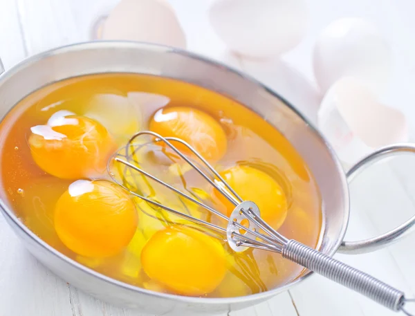 Huevos crudos — Foto de Stock