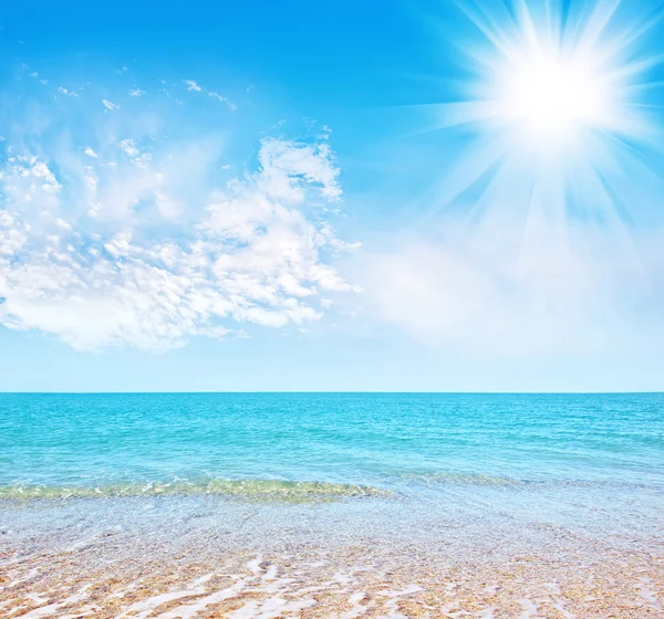 Spiaggia soleggiata — Foto Stock