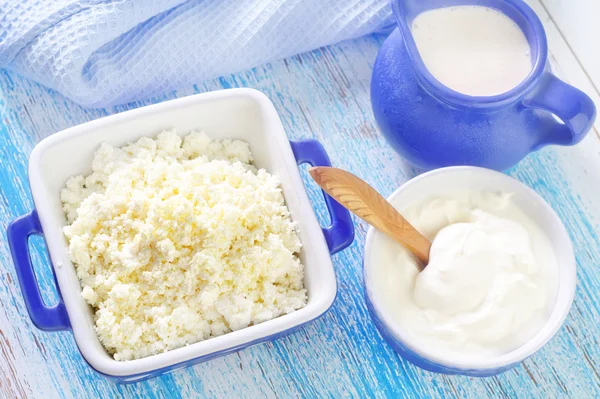 Cottage,milk and sour cream — Stock Photo, Image