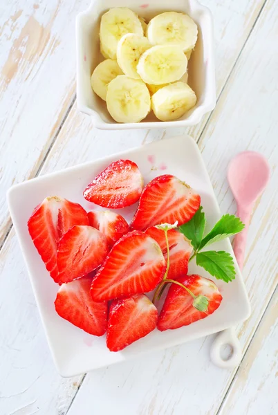 Banana and strawberry — Stock Photo, Image