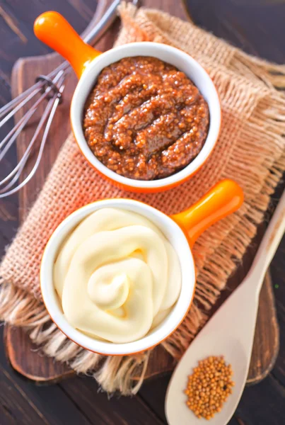 Senf und Mayonnaise — Stockfoto