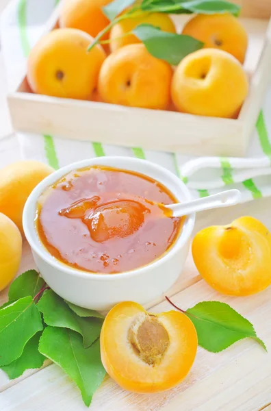 Albaricoques y gam — Foto de Stock