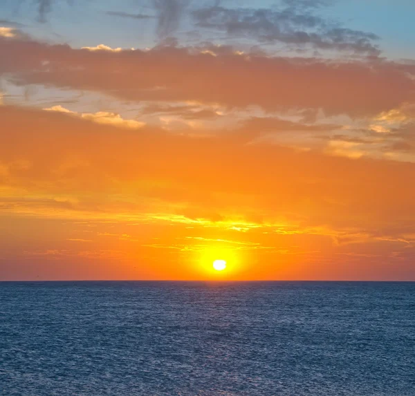 Schöner Sonnenuntergang — Stockfoto