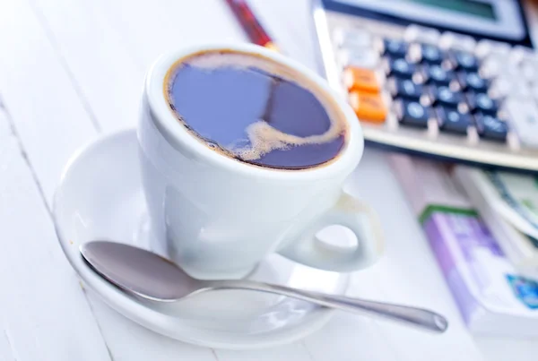 Kaffee auf dem Tisch — Stockfoto