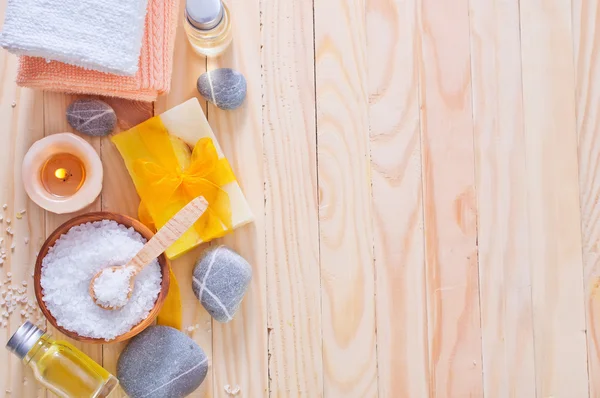 Sea salt, soap and towels — Stock Photo, Image