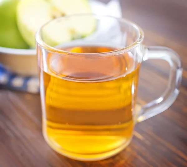 Apple juice in glass — Stock Photo, Image