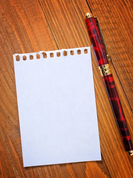 Notiz mit Stift — Stockfoto