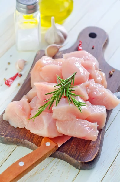 익 지 않는 닭 고기 — 스톡 사진