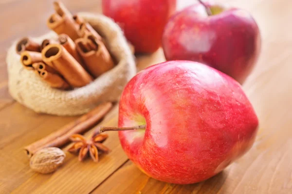 Manzanas con canela — Foto de Stock