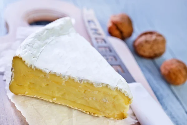 Queso en una tabla — Foto de Stock