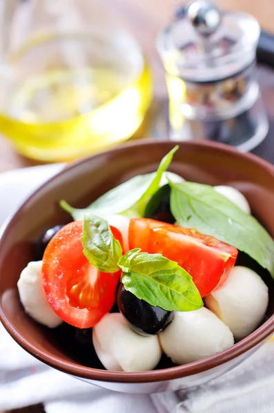 Bir kasede Caprese — Stok fotoğraf