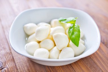 mozzarella egy tál