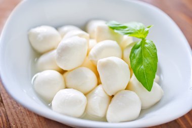 mozzarella egy tál
