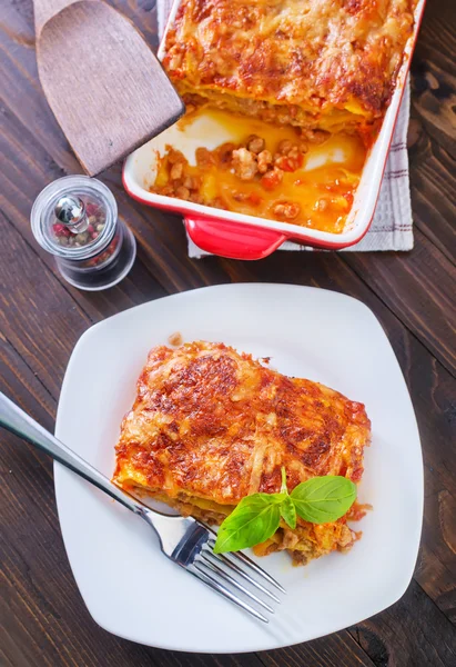 Lasagne i en tallrik — Stockfoto