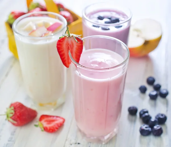 Iogurtes de frutas — Fotografia de Stock