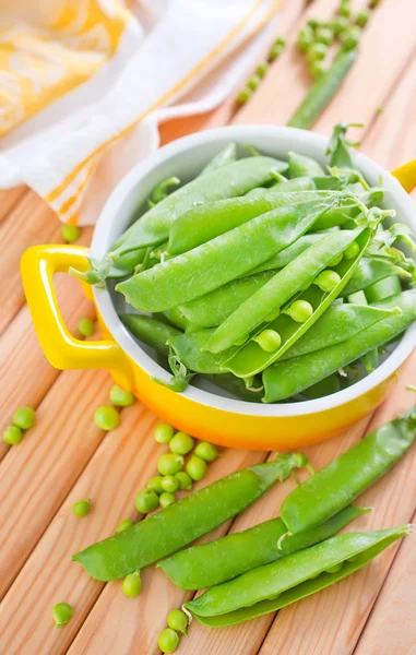 Grüne Erbsen — Stockfoto