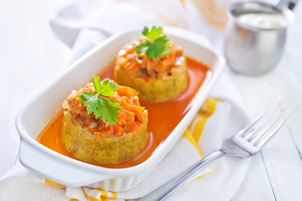 Médula rellena de carne y arroz — Foto de Stock