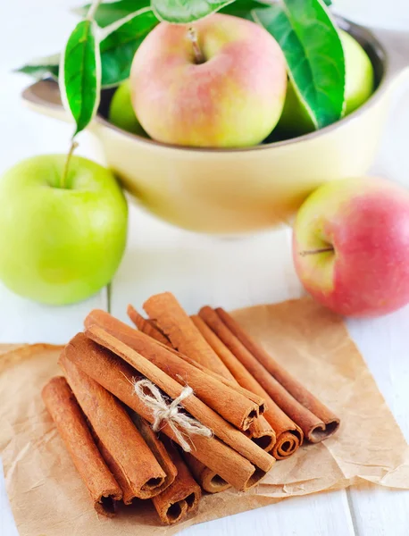 Skořice a jablka — Stock fotografie