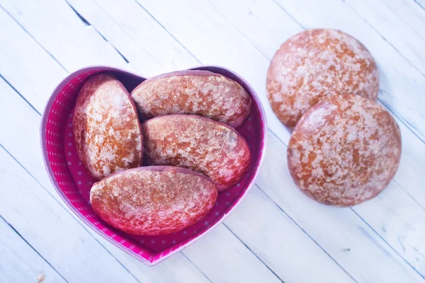 Pan de jengibre en caja —  Fotos de Stock