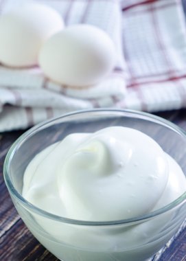 yumurtaları krema ile