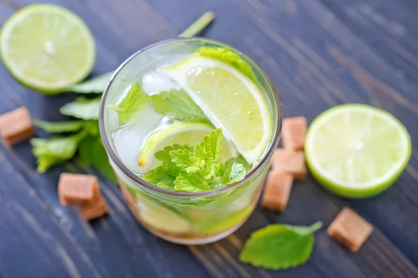 Mojito en vidrio — Foto de Stock