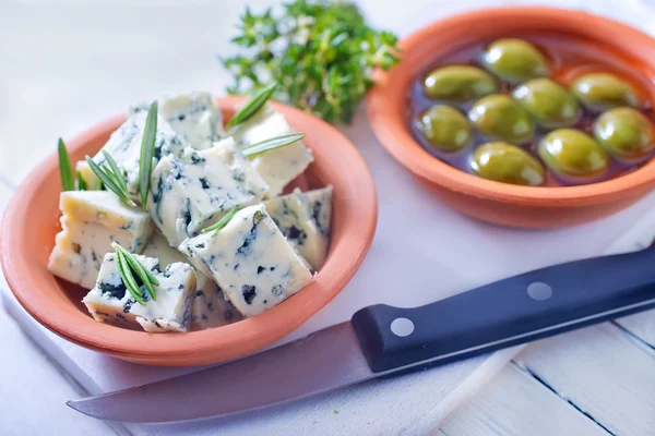 Queso y Aceitunas — Foto de Stock