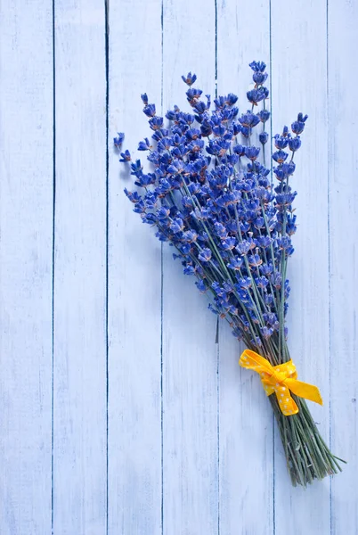 Lavendel op hout — Stockfoto
