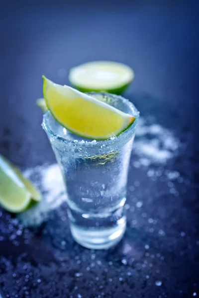 Tequilla mit Zitrone — Stockfoto