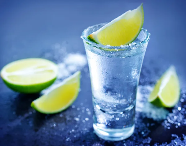 Tequilla mit Zitrone — Stockfoto