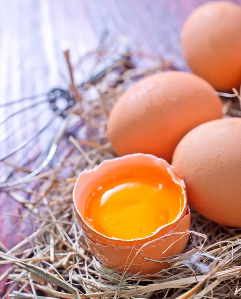 Huevos crudos — Foto de Stock