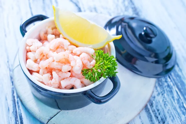 Shrimps with lemon — Stock Photo, Image