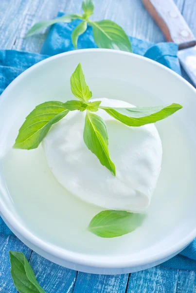 Fresh mozzarella — Stock Photo, Image