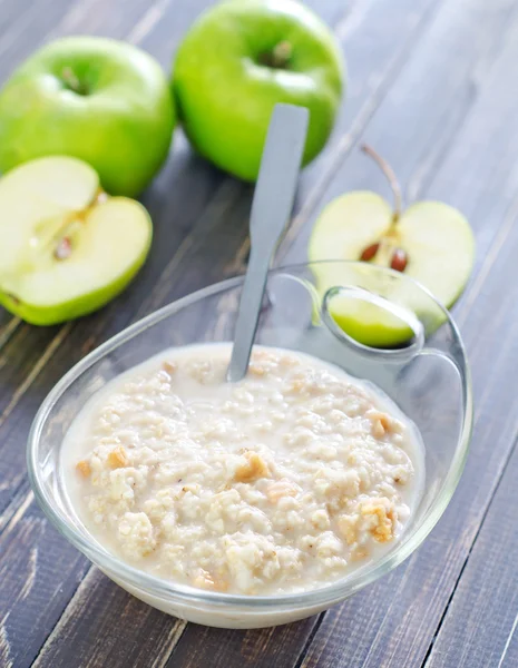 Porridge with apples — Stock Photo, Image