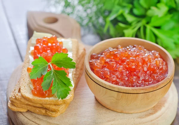 Caviar sobre pan —  Fotos de Stock