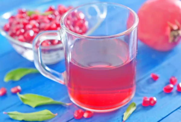 Pomegranate and juice — Stock Photo, Image