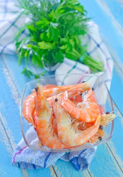 Shrimps in bowl — Stock Photo, Image