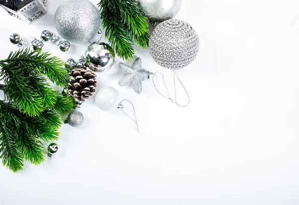 Hermosas Bolas Navidad Colgando Ramas Graaaen — Foto de Stock