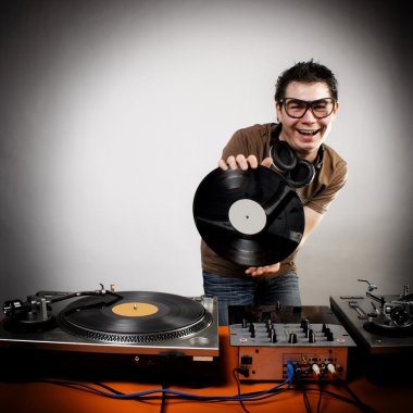 dj oynamak