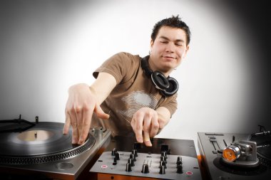 dj oynamak