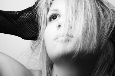 sarışın model poz