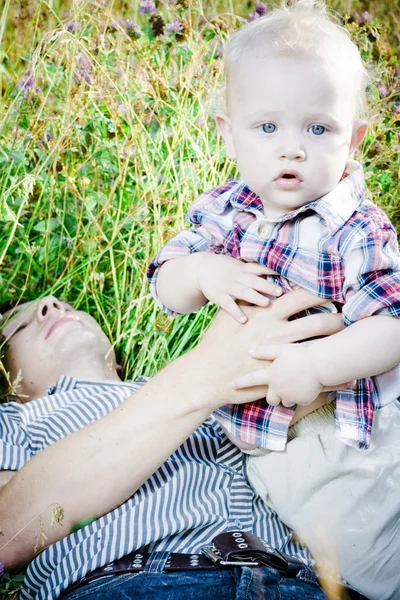 Father and son outdoor — Stock Photo, Image