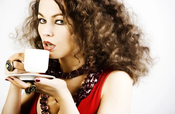 Beautiful woman drinking coffee — Stock Photo, Image