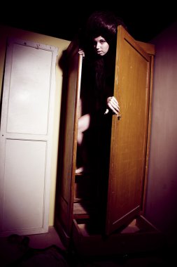 güzel kız ve onu gardrop