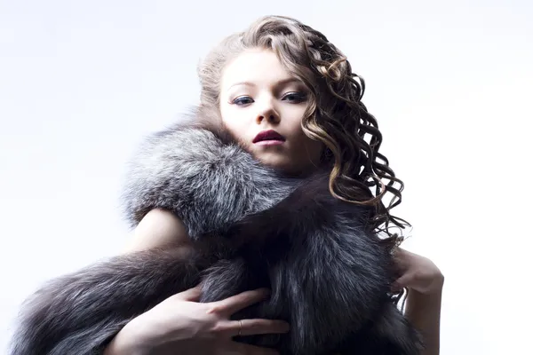 Beautiful lady in fur — Stock Photo, Image