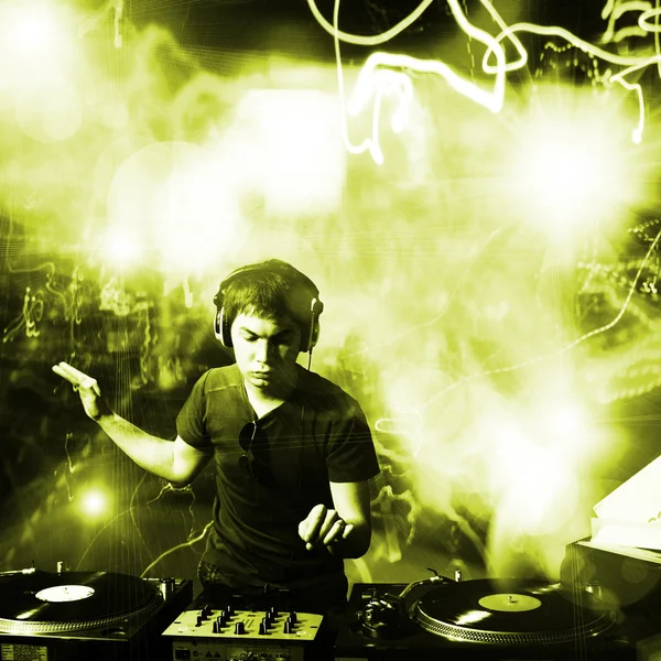 Dj playing disco house progressive electro music at the concert — Stock Photo, Image