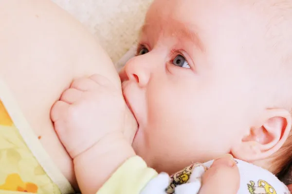 Breastfeeding — Stock Photo, Image