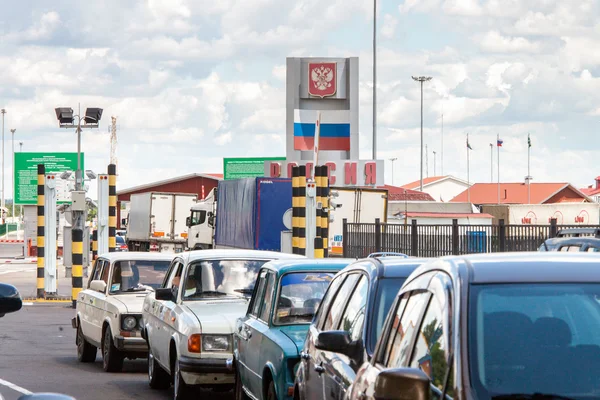 Posto de controlo fronteiriço entre a Ucrânia e a Rússia — Fotografia de Stock