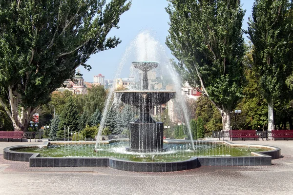 Fontän i kharkiv, Ukraina — Stockfoto