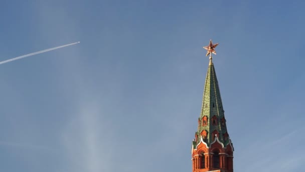Moscow Kremlin Tower and jet — Stock Video